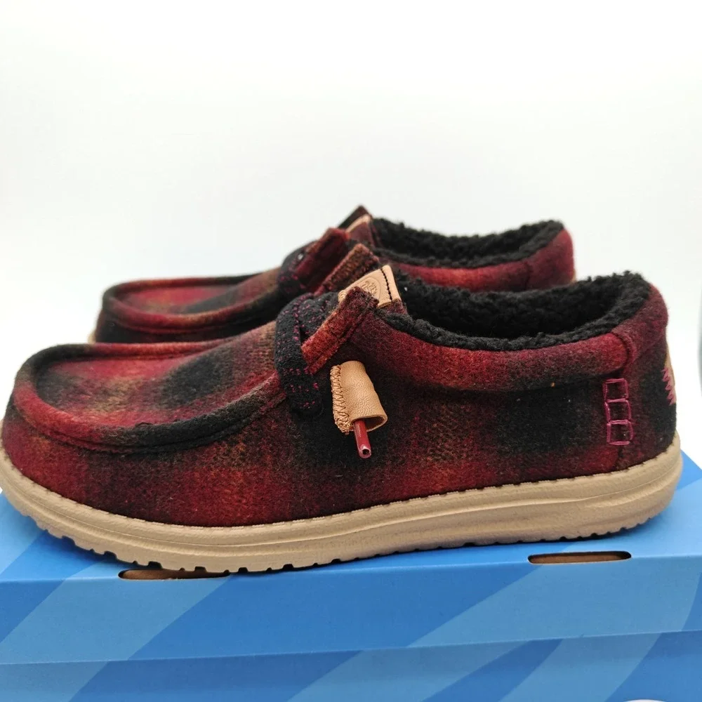 HEYDUDE Wally Cozy Plaid Men's Size 8 Red Plaid Black Slip On Shoes 44341-6RQ